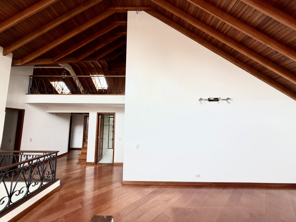 Casa en venta en San Jose De Bavaria, Bogotá · foto 14 de 24