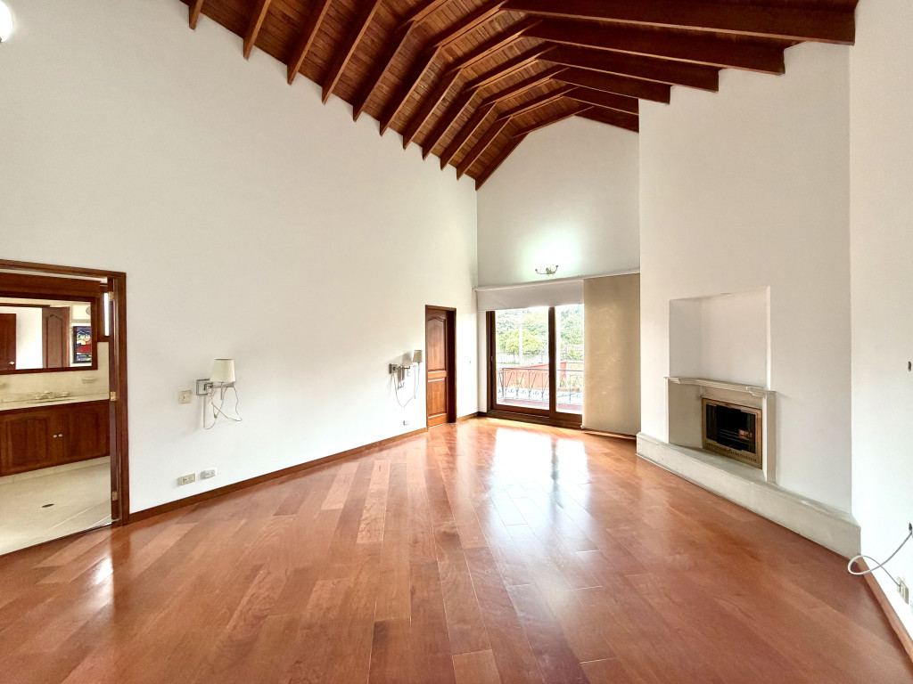 Casa en venta en San Jose De Bavaria, Bogotá · foto 17 de 24