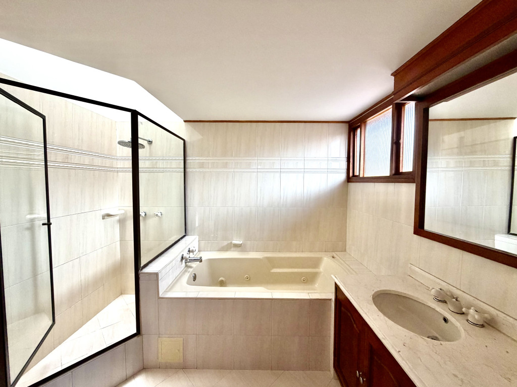 Casa en venta en San Jose De Bavaria, Bogotá · foto 18 de 24