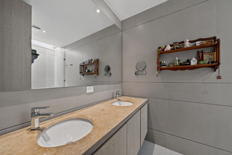 Apartamento de 3 alcobas en venta en Los Rosales, Bogotá, 308 m² · foto 15 de 20