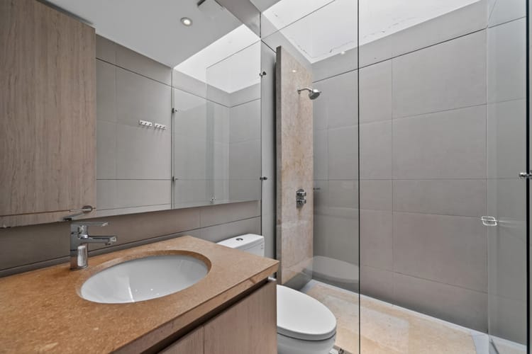 Apartamento de 3 alcobas en venta en Los Rosales, Bogotá, 308 m² · foto 17 de 20