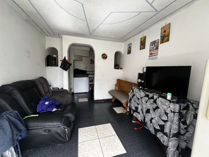 Casa de 2 alcobas en venta en El Tunal, Bogotá, 54 m² · foto 2 de 8