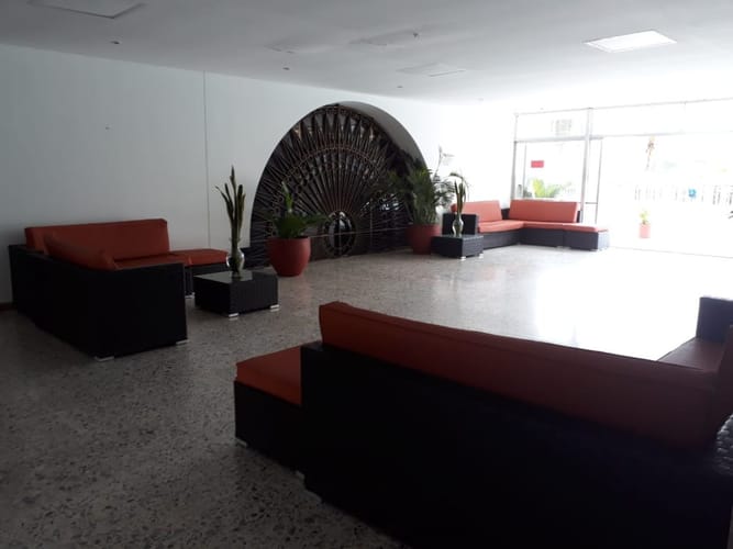 Local en venta en El Laguito, Cartagena, 55 m² · foto 5 de 6