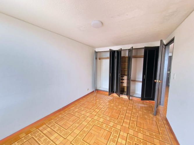 Apartaestudio en venta en Chapinero, Bogotá, 48 m² · foto 2 de 11