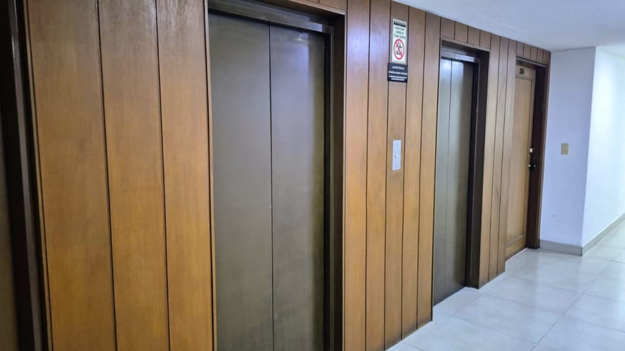 Apartaestudio en venta en Chapinero, Bogotá, 48 m² · foto 10 de 11