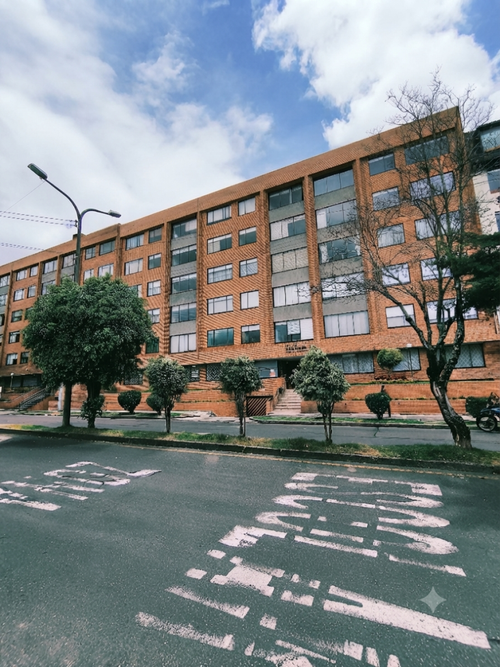 Apartamento de 3 alcobas en venta en Puente Largo, Bogotá, 119 m² · foto 2 de 24
