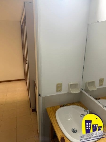 Casa de 3 alcobas en venta en Villa Hermosa, Medellín, 667 m² · foto 23 de 24