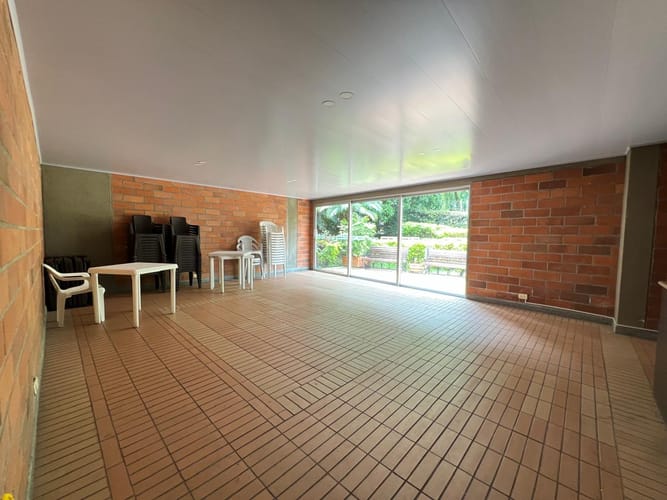 Apartamento de 2 alcobas en venta en Lalinde, Medellín, 119 m² · foto 2 de 18