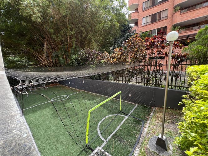 Apartamento de 2 alcobas en venta en Lalinde, Medellín, 119 m² · foto 3 de 18