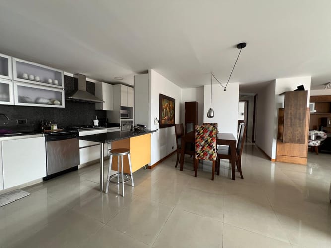 Apartamento de 2 alcobas en venta en Lalinde, Medellín, 119 m² · foto 4 de 18