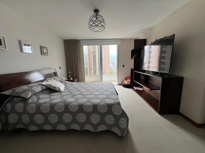Apartamento de 2 alcobas en venta en Lalinde, Medellín, 119 m² · foto 6 de 18