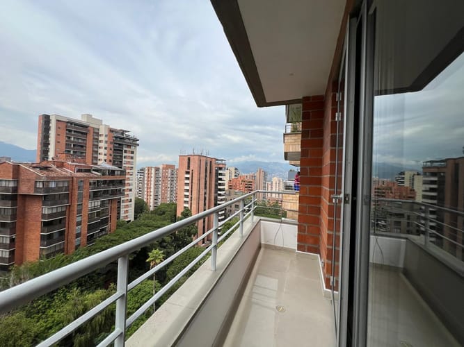 Apartamento de 2 alcobas en venta en Lalinde, Medellín, 119 m² · foto 8 de 18