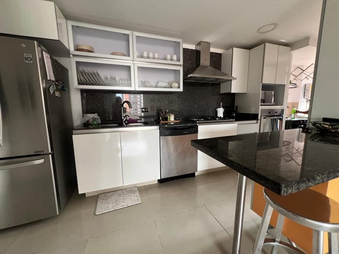 Apartamento de 2 alcobas en venta en Lalinde, Medellín, 119 m² · foto 13 de 18