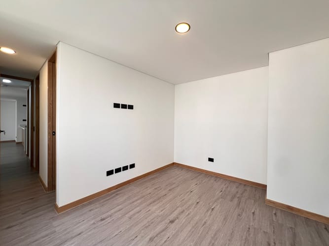 Apartamento de 2 alcobas en venta en Asomadera No.2, Medellín, 77 m² · foto 3 de 16