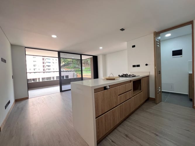 Apartamento de 2 alcobas en venta en Asomadera No.2, Medellín, 77 m² · foto 9 de 16