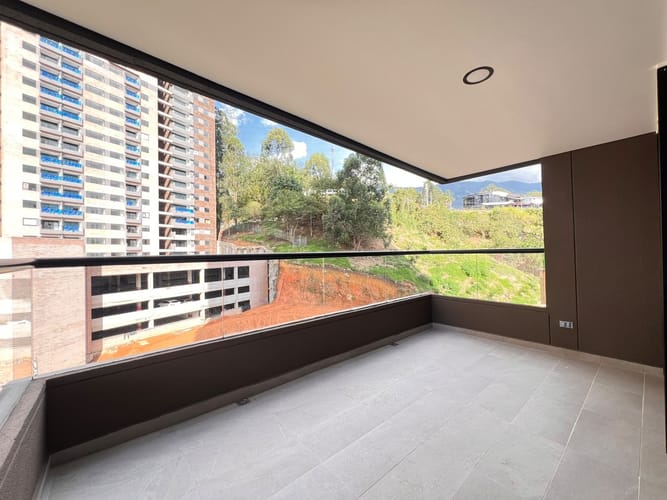 Apartamento de 2 alcobas en venta en Asomadera No.2, Medellín, 77 m² · foto 10 de 16