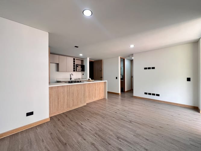Apartamento de 2 alcobas en venta en Asomadera No.2, Medellín, 77 m² · foto 11 de 16