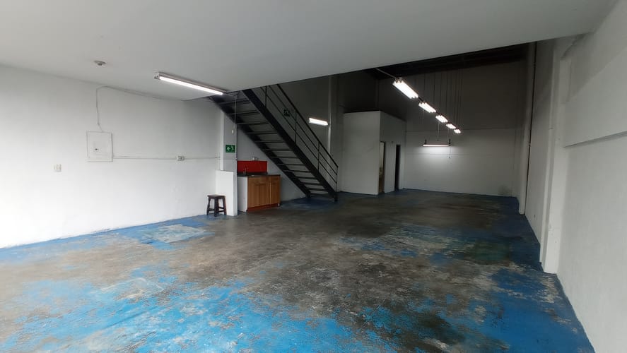 Bodega en arriendo en San Agustin, La Estrella, 160 m² · foto 2 de 12