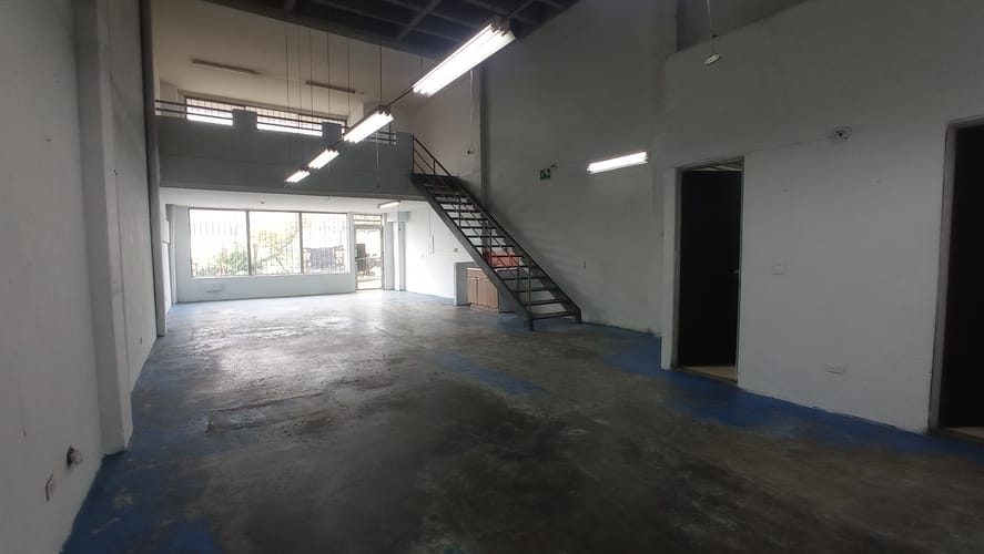Bodega en arriendo en San Agustin, La Estrella, 160 m² · foto 4 de 12