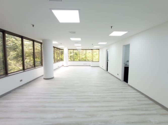 Oficina en arriendo en Castropol, Medellín, 70 m² · foto 2 de 8