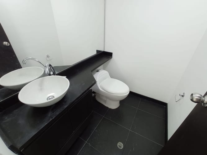 Oficina en arriendo en Castropol, Medellín, 70 m² · foto 7 de 8