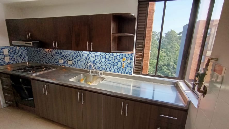 Apartamento de 3 alcobas en arriendo en El Diamante No. 2, Medellín, 106 m² · foto 3 de 15