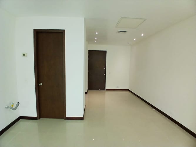 Oficina en arriendo en Los Naranjos, Medellín, 35 m² · foto 3 de 10