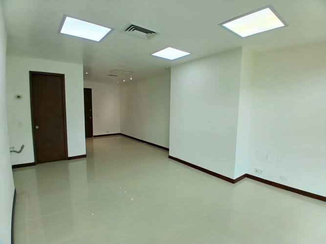 Oficina en arriendo en Los Naranjos, Medellín, 35 m² · foto 7 de 10