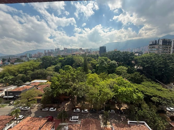 Apartamento de 2 alcobas en arriendo en Astorga, Medellín, 74 m² · foto 3 de 13