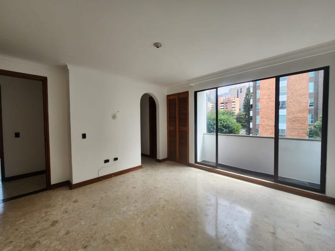 Apartamento de 3 alcobas en arriendo en Lalinde, Medellín, 130 m² · foto 2 de 14