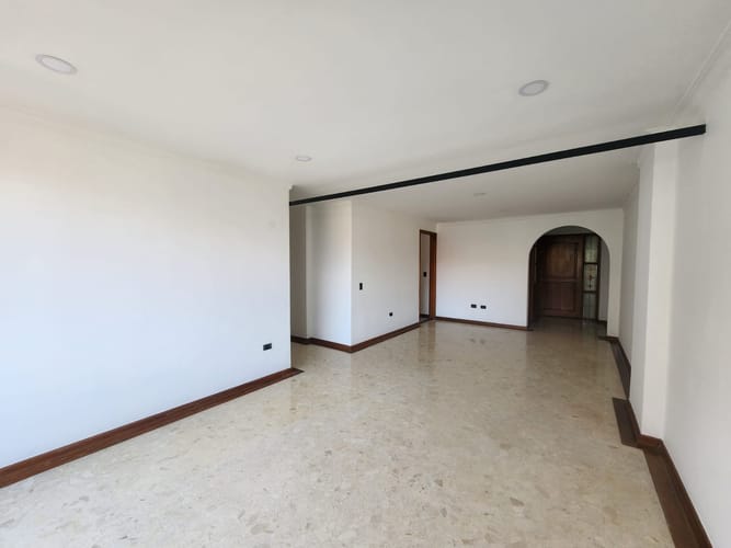 Apartamento de 3 alcobas en arriendo en Lalinde, Medellín, 130 m² · foto 12 de 14