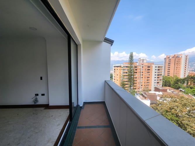 Apartamento de 3 alcobas en arriendo en Lalinde, Medellín, 130 m² · foto 14 de 14