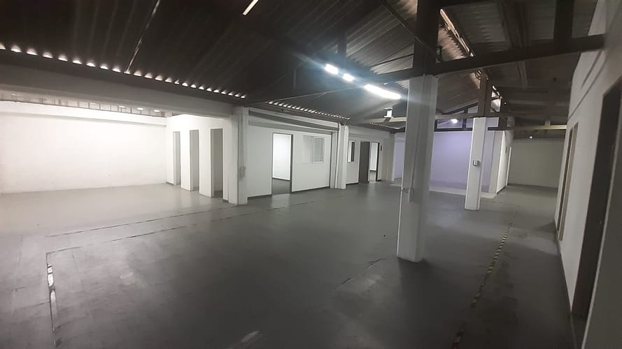 Local en arriendo en Campo Amor, Medellín, 1116 m² · foto 7 de 13