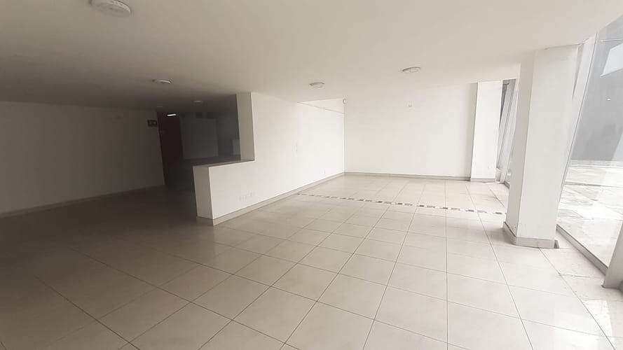 Local en arriendo en Campo Amor, Medellín, 1116 m² · foto 9 de 13