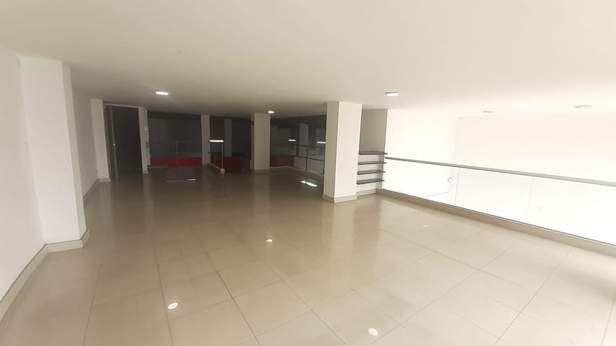 Local en arriendo en Campo Amor, Medellín, 1116 m² · foto 13 de 13