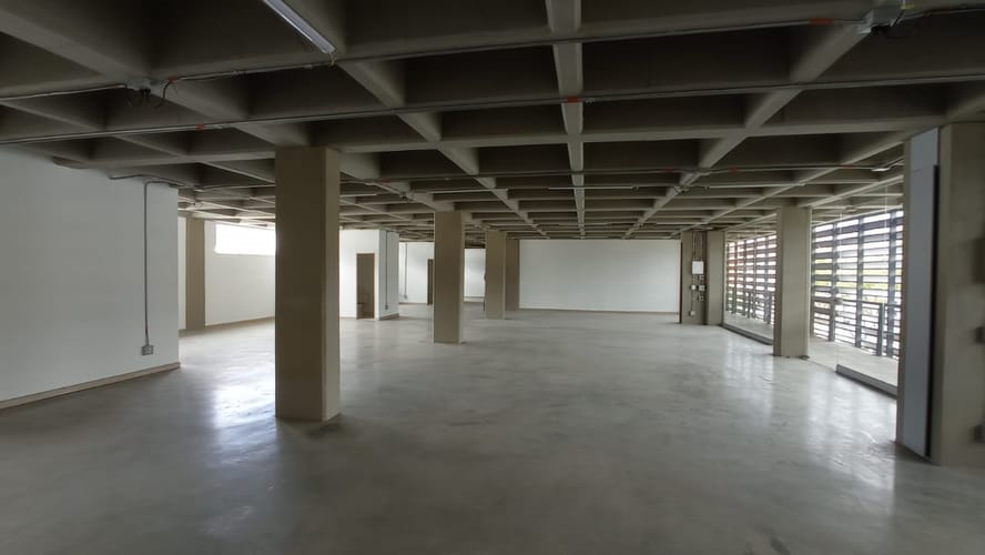 Oficina en arriendo en La Esmeralda, Itagüí, 200 m² · foto 2 de 6