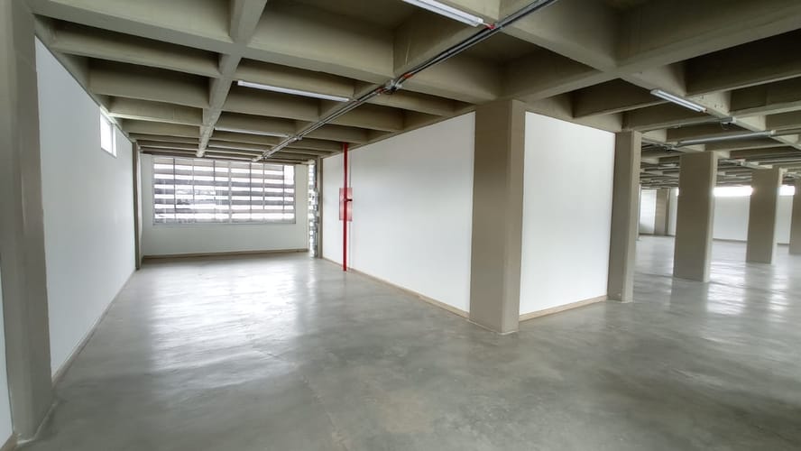 Oficina en arriendo en La Esmeralda, Itagüí, 200 m² · foto 4 de 6