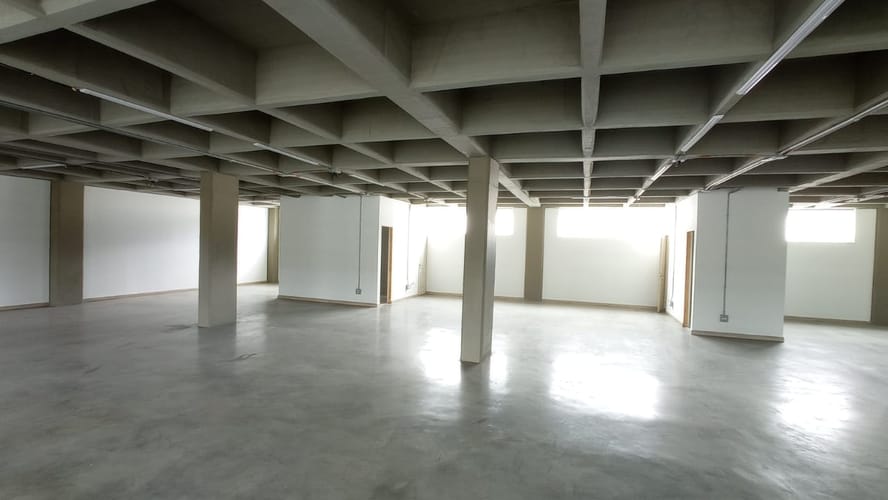 Oficina en arriendo en La Esmeralda, Itagüí, 200 m² · foto 5 de 6