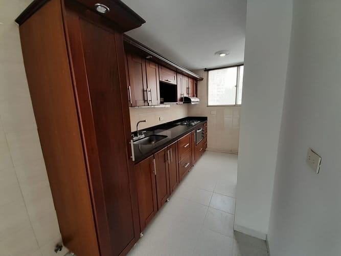 Apartamento de 3 alcobas en arriendo en El Diamante No. 2, Medellín, 84 m² · foto 2 de 18