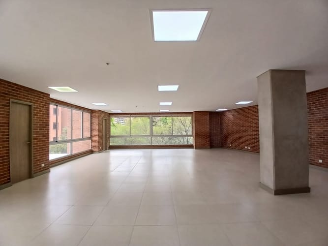 Oficina en arriendo en Castropol, Medellín, 136 m² · foto 5 de 10