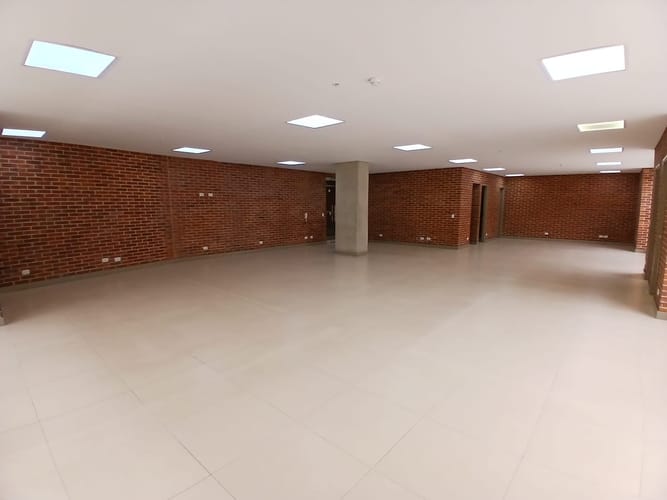 Oficina en arriendo en Castropol, Medellín, 136 m² · foto 8 de 10
