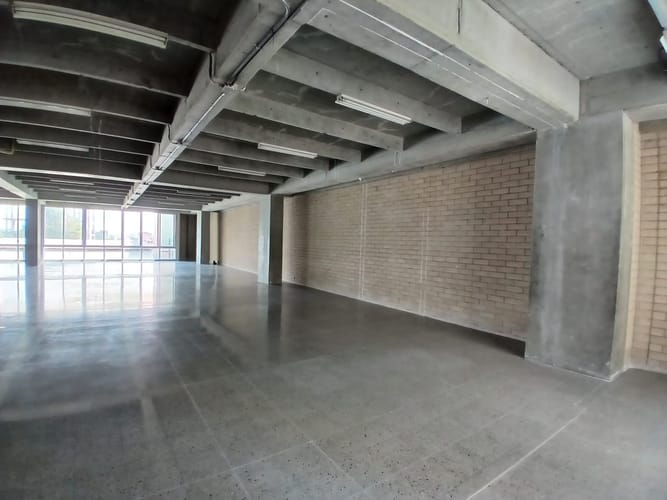 Oficina en arriendo en Guayabal, Medellín, 395 m² · foto 3 de 10