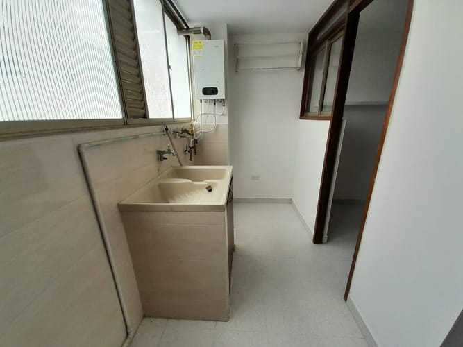 Apartamento de 3 alcobas en arriendo en El Diamante No. 2, Medellín, 84 m² · foto 16 de 18