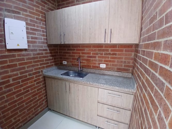 Oficina en arriendo en Lalinde, Medellín, 96 m² · foto 5 de 10
