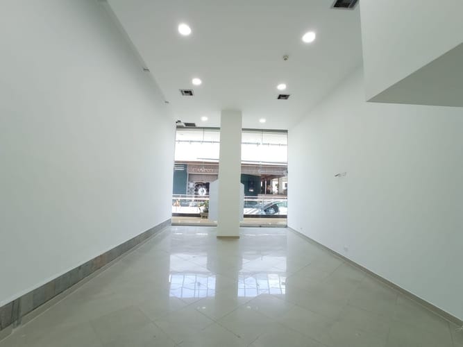 Local en arriendo en El Poblado, Medellín, 50 m² · foto 3 de 6