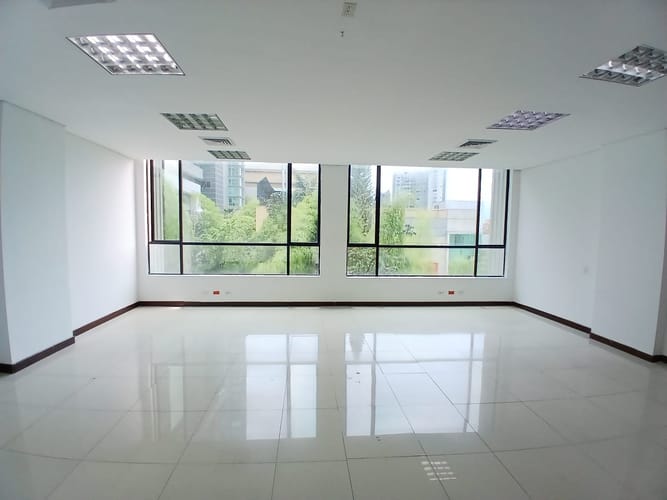 Local en arriendo en Los Balsos, Medellín, 92 m² · foto 3 de 10