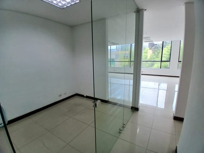 Local en arriendo en Los Balsos, Medellín, 92 m² · foto 4 de 10