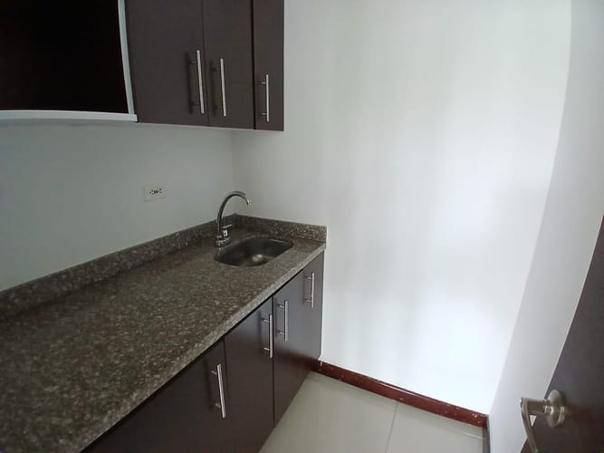 Local en arriendo en Los Balsos, Medellín, 92 m² · foto 5 de 10