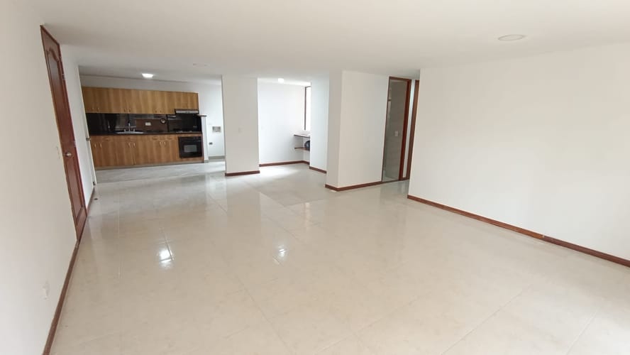 Apartamento de 3 alcobas en arriendo en Los Balsos, Medellín, 128 m² · foto 3 de 17