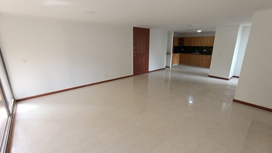Apartamento de 3 alcobas en arriendo en Los Balsos, Medellín, 128 m² · foto 4 de 17